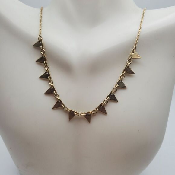 Simplstic trending spiked‎ gold toned necklace - Picture 1 of 4